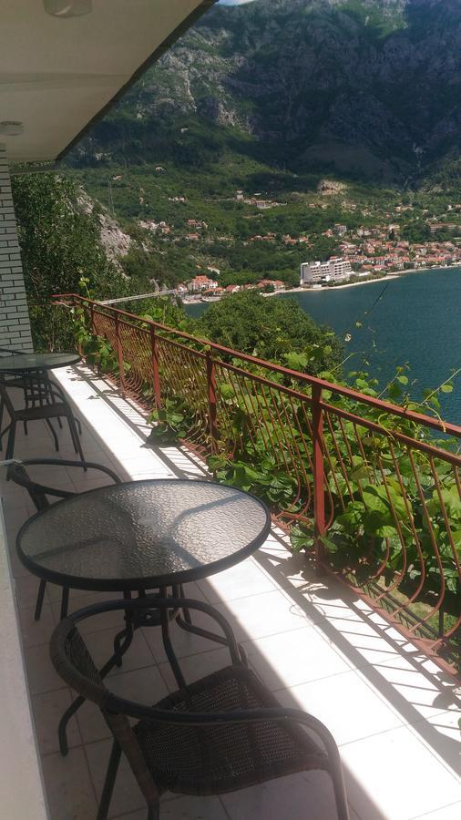 Apartment Angelina Рисан Екстериор снимка